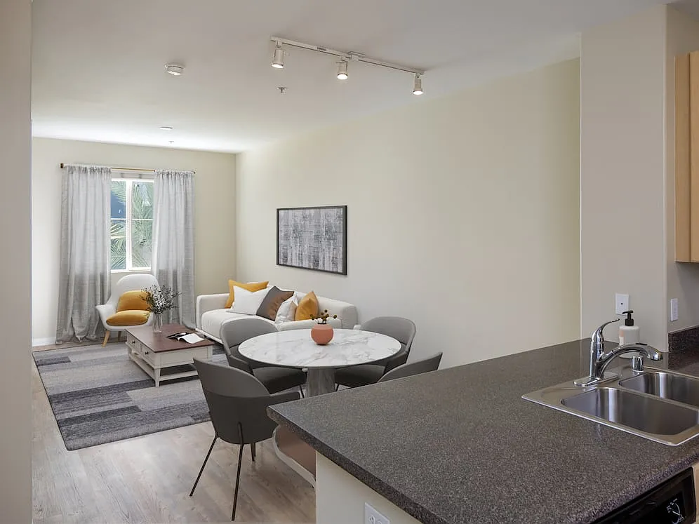 Avalon Warner Place — Photo 3