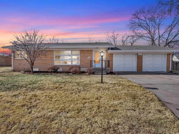 2011 Terrace Dr, Newton, KS 67114