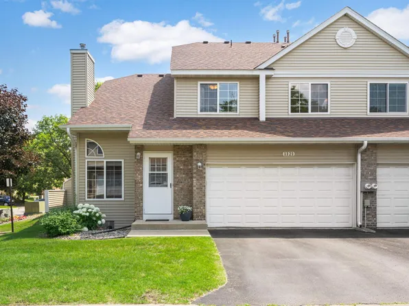 1121 Pecks Woods Dr, New Brighton, MN 55112