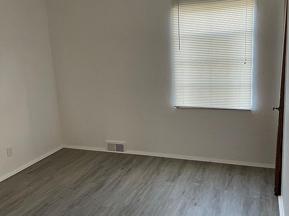 5th image of 2978 Densmore Dr APT 3