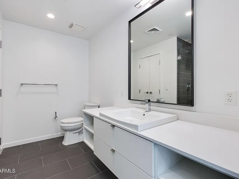 200 W Portland St #511 — Photo 13
