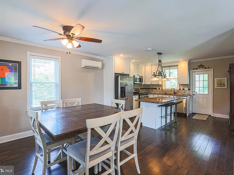 215 Clarendon Ave — Photo 19