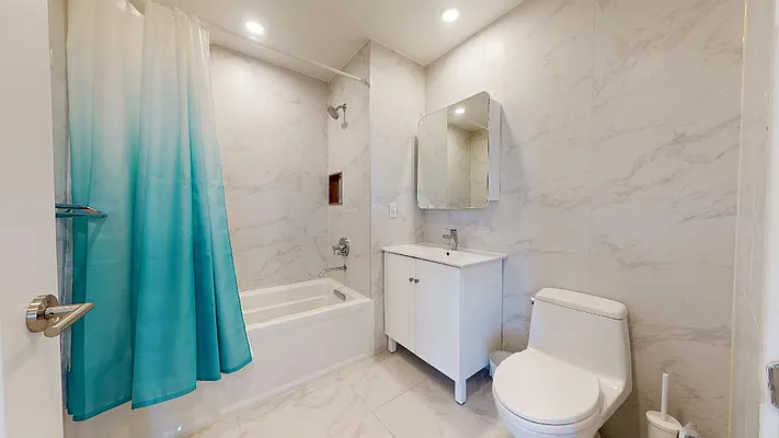 Rented by Bond New York | media 44