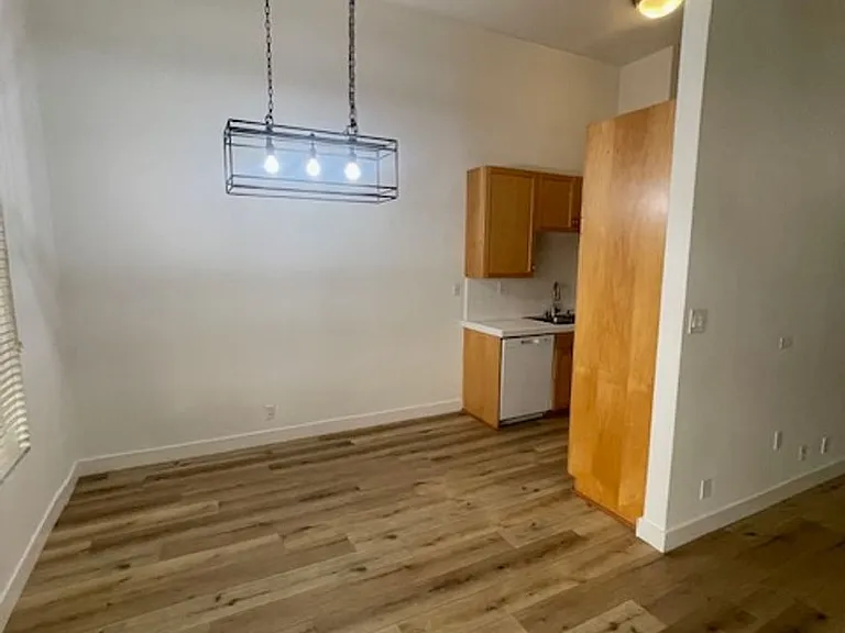 808-812 Westmount Dr — Photo 2