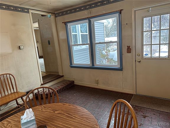4th image of 8753 Elizabeth Pkwy