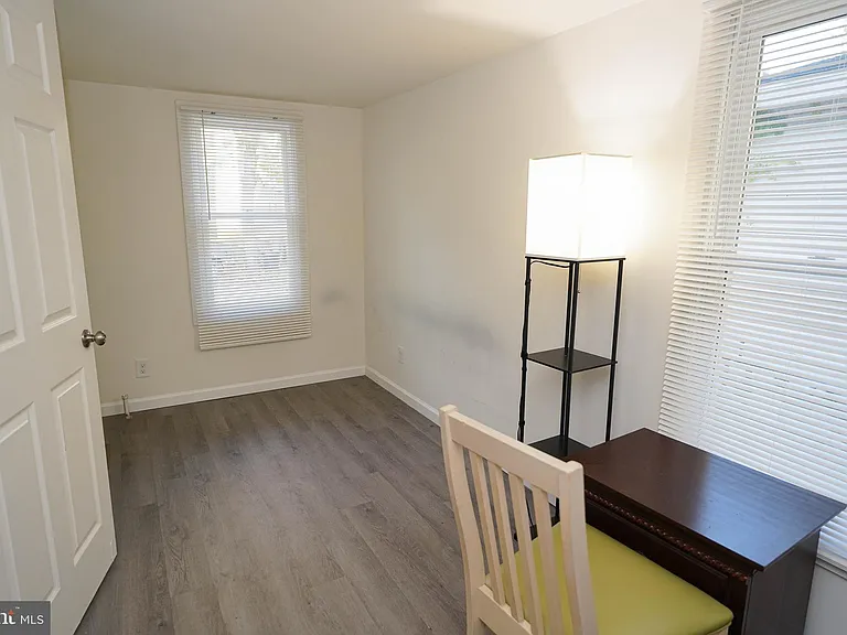 231 Newton St #A — Photo 37