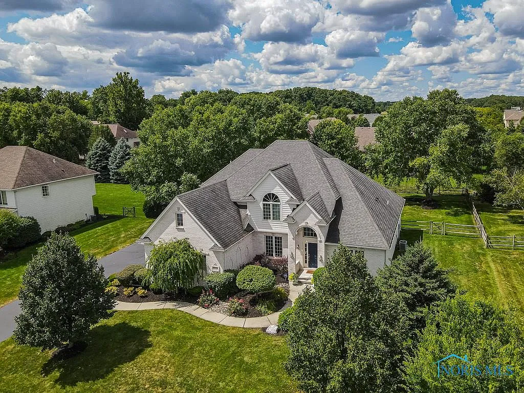 3940 Hollyhock Ln photo 1