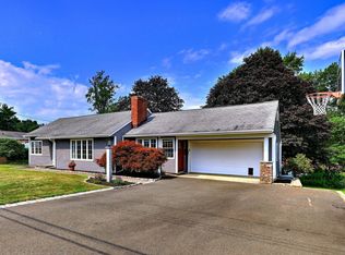 11 Arden Rd, Trumbull, CT 06611