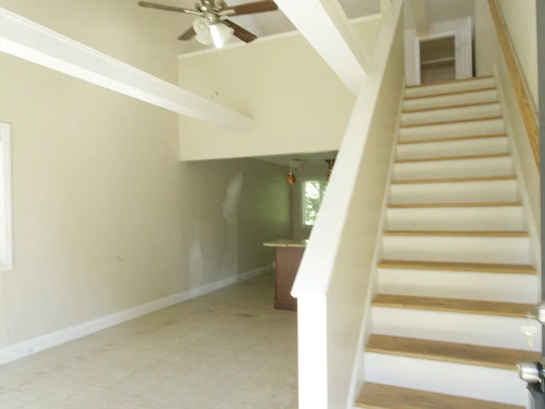 95 E Grand Ave #6 — Photo 5