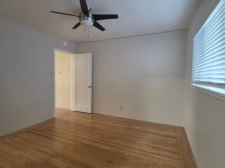 2508 L Street Classic Midtown Living — Photo 20
