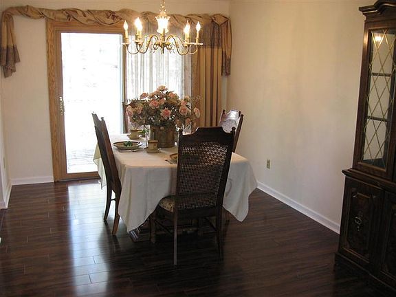 4th image of 1361 King Richard Pkwy