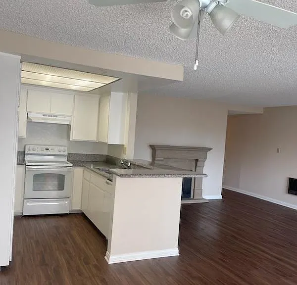 4051 Elm Ave #4 — Photo 5