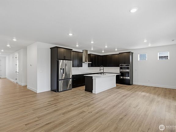 5th image of 32181 Pacific Avenue SE