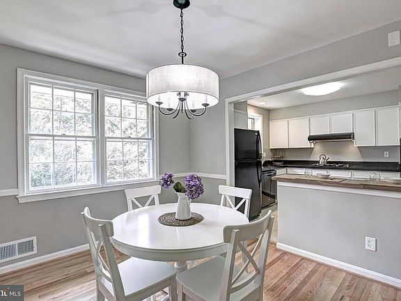 4th image of 4436 Stark Pl