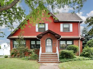 220 Raymond St, Hasbrouck Heights, NJ 07604