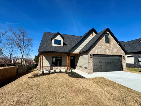 2333 W Seminole Dr, Rogers, AR 72758