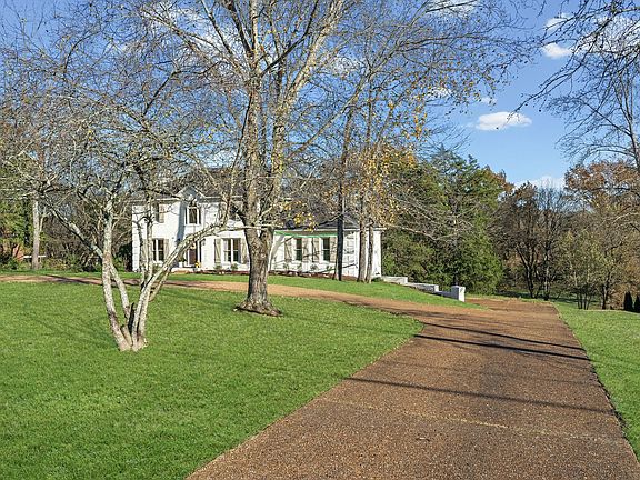 3rd image of 1351 Holly Hill Dr