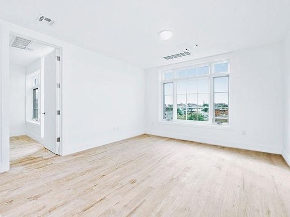 3rd image of 627 De Kalb Ave #2A
