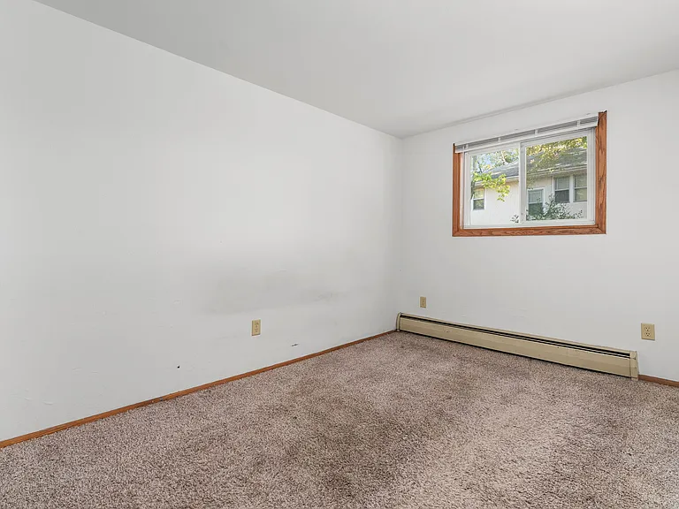 Bluff Manor — Photo 19