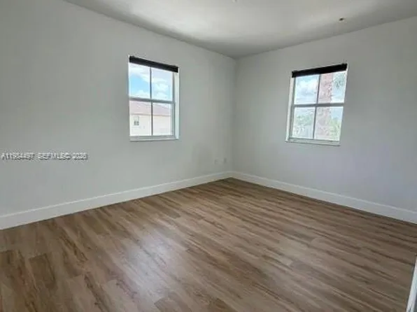11601 NW 89th St APT 202, Doral, FL 33178