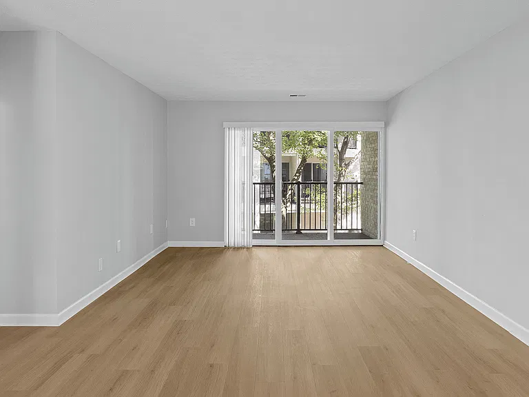 Spacious Living Room Spacious Living Room