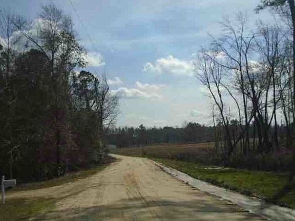 Exterior Neighborhood (street photo)