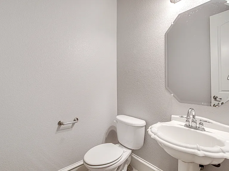 828 Thomas Crossing Dr — Photo 41