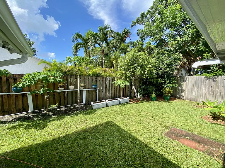 19131 Fairlawn Way — Photo 20