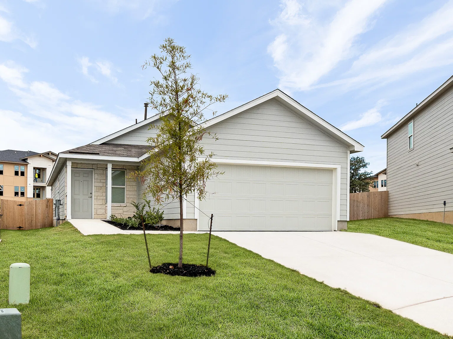 3 bed, 1266 sqft, $1,625 — Photo 1