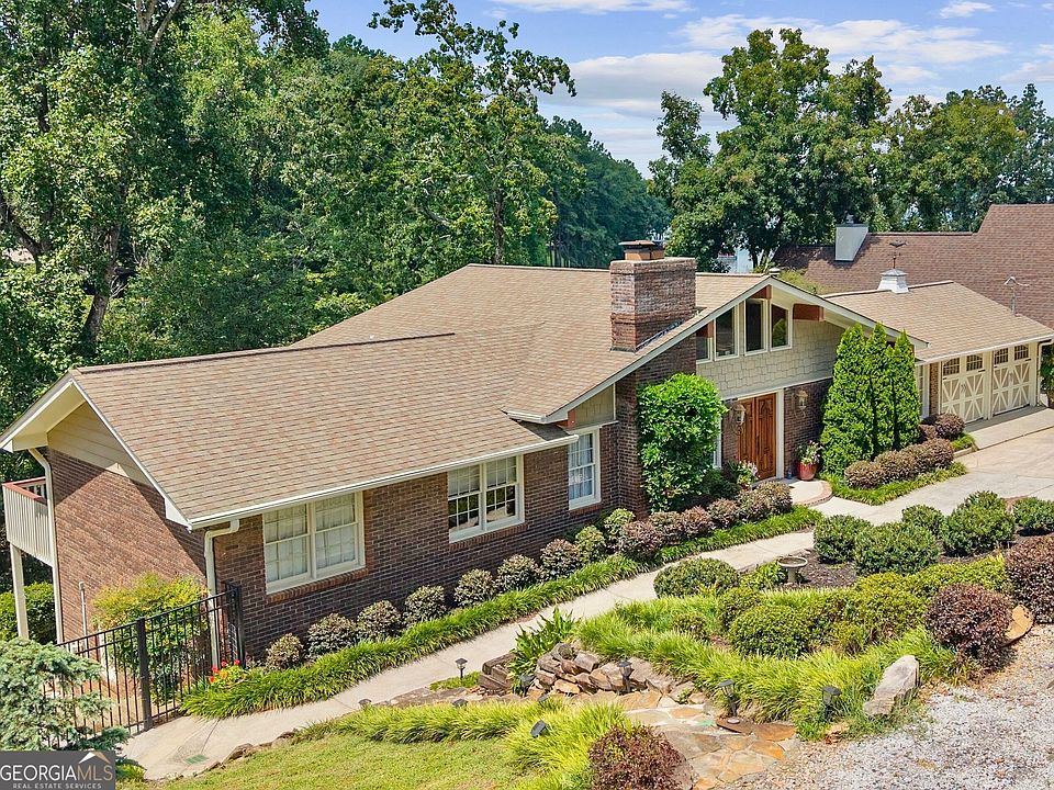 1st image of 2105 Kemp Dr