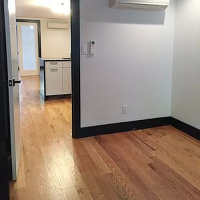 Rented by Nooklyn NYC LLC | media 52