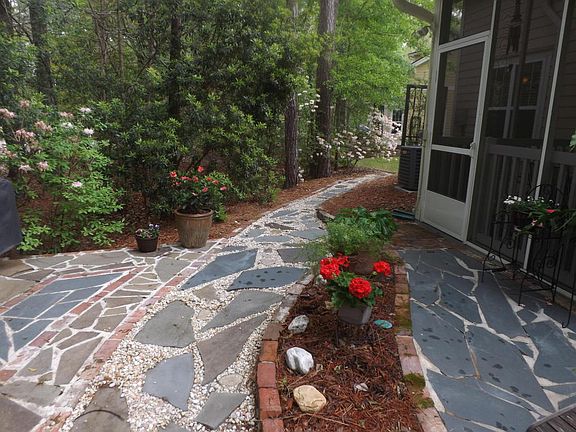 4th image of 423 Grand Palm Ln