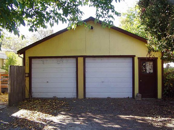3rd image of 7857 Sherwood Blvd