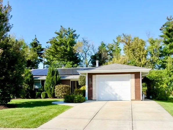 1470 Edgefield Ln, Hoffman Estates, IL 60169