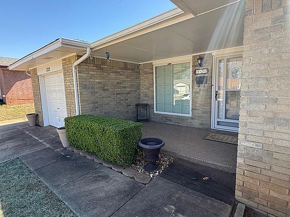 4th image of 122 Robin Ln