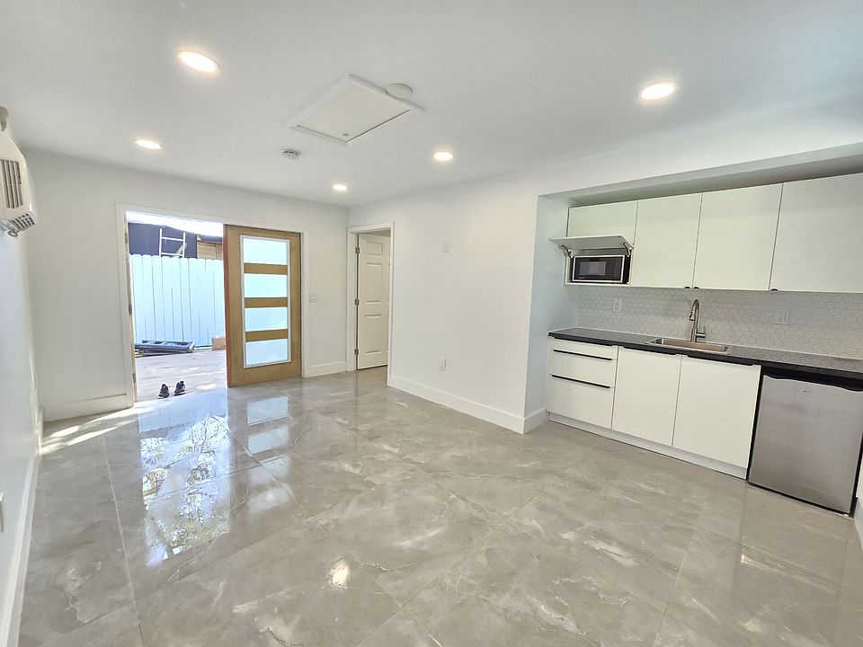 1st image of 4648 SW 24th Ave #2
