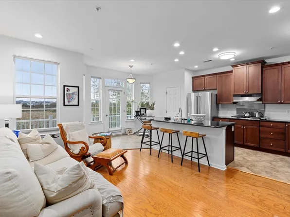 27 Creekside Court image 15 of 37