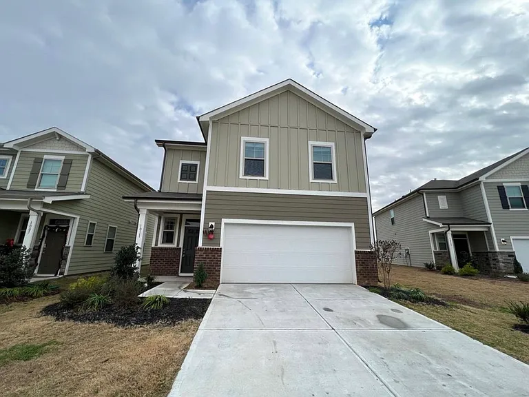 1011 Maylen Trce — Photo 1