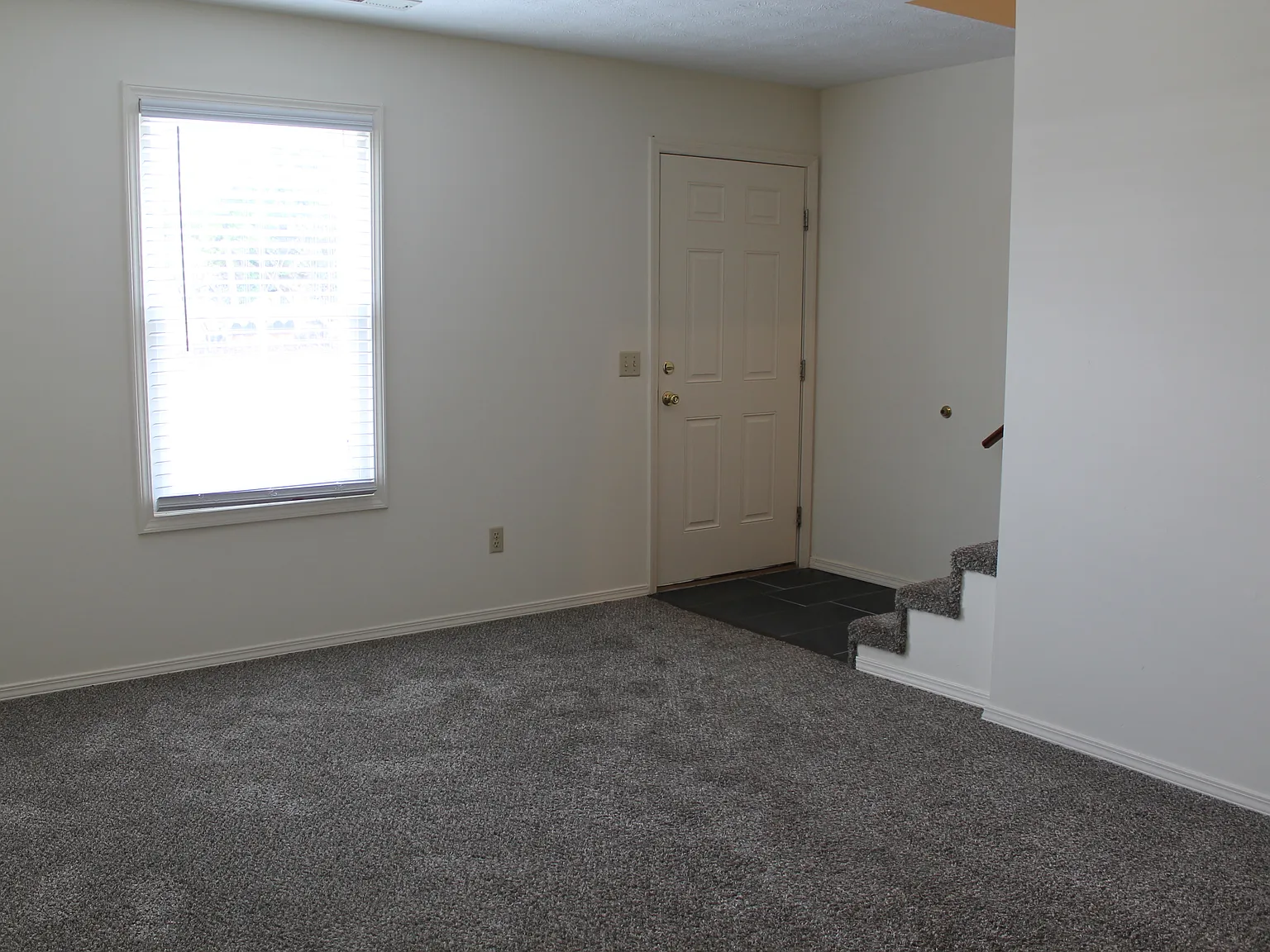 2 bed, 1.5 bath, 960 sqft, $1,000 — Photo 3