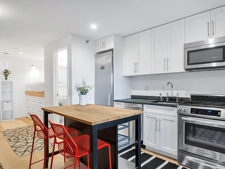 256 Cumberland St #2 — Photo 3