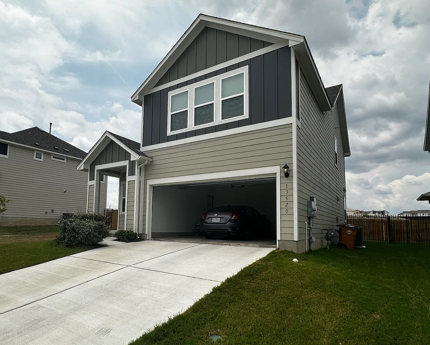 3 bed, 2.5 bath, 1937 sqft, $2,100 — Photo 1