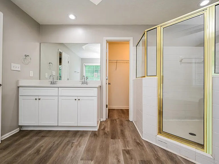 135 Stratmore Pl — Photo 13