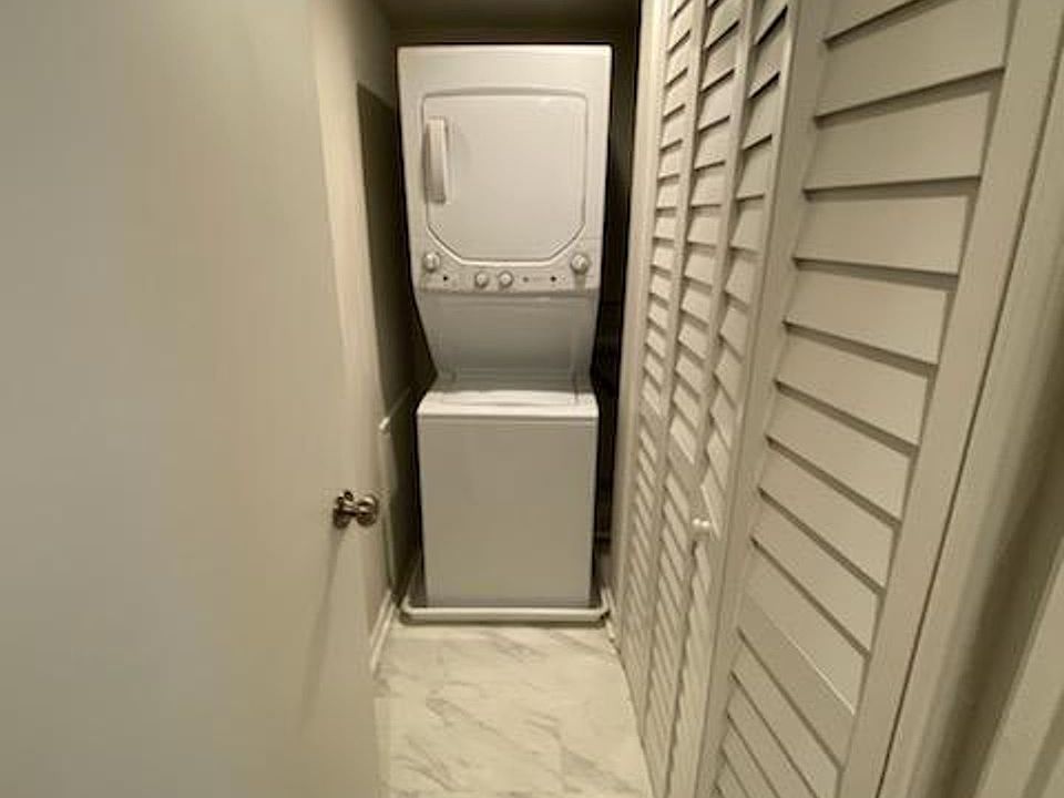 1st image of 1570 Memorial Dr SE #B12