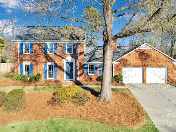 123 Linville Dr, Matthews, NC 28105