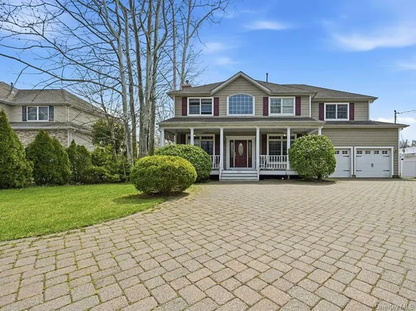 20 E Main Street, Huntington, NY 11743