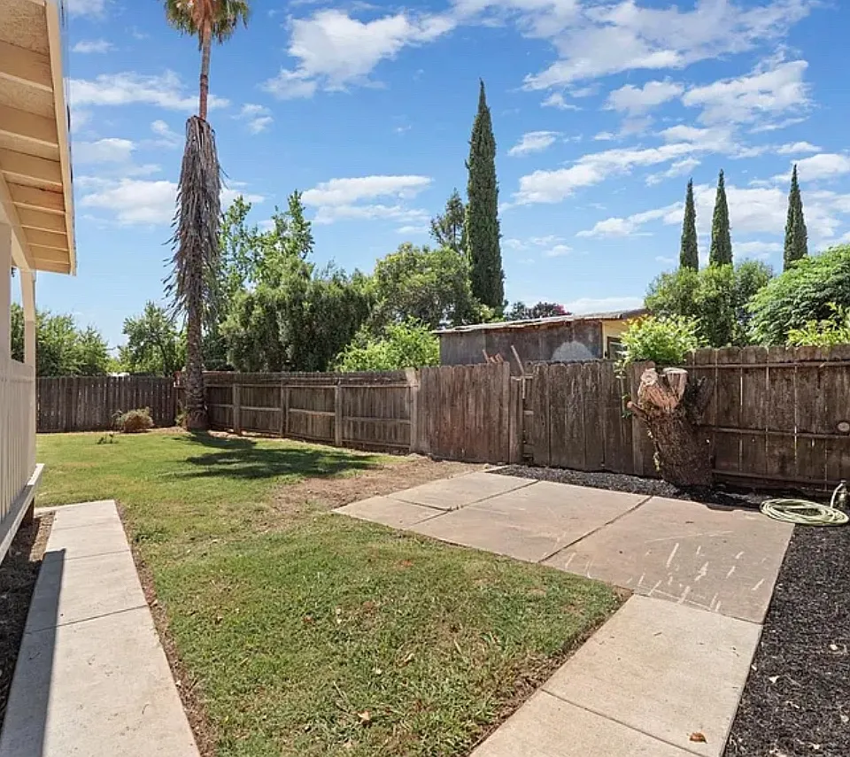 2 bed, 800 sqft, $1,700 — Photo 3