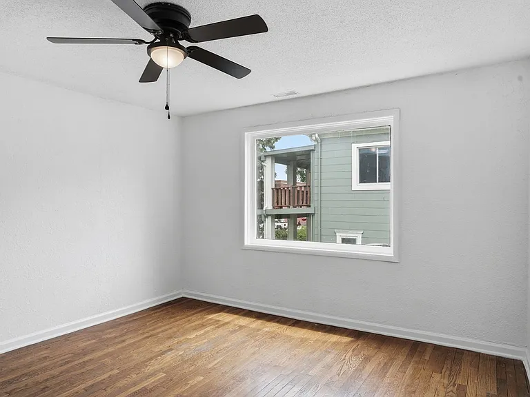 220 Brooklyn Ave — Photo 17