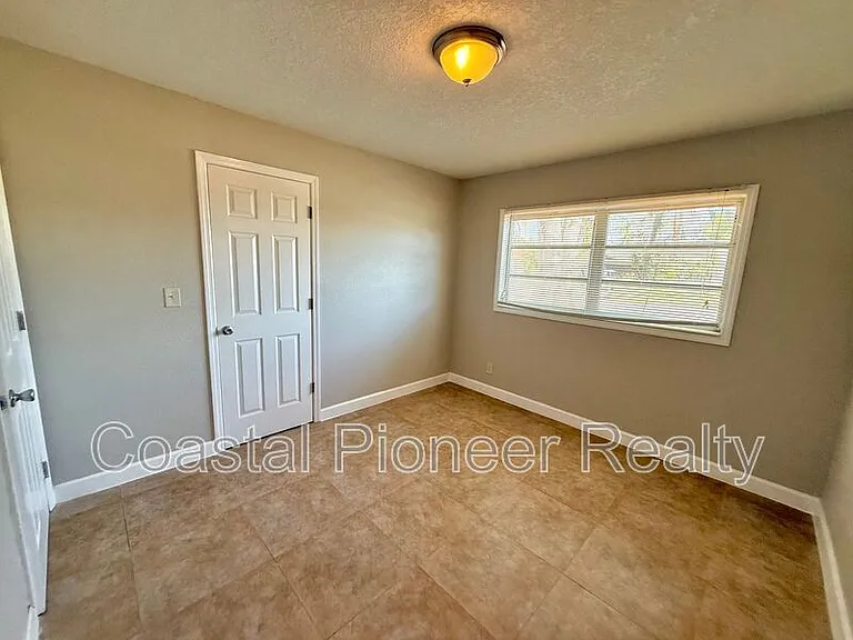 3944 E Eden Roc Cir — Photo 13