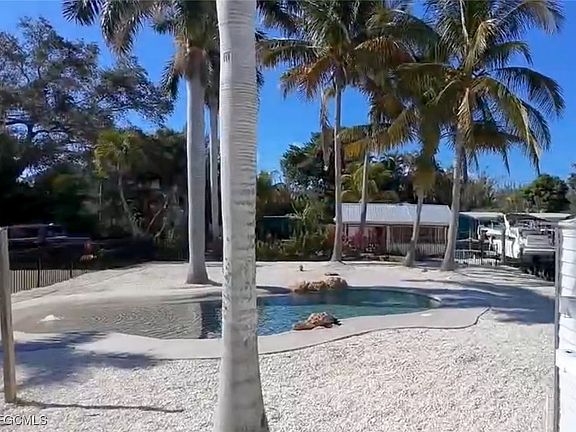 4th image of 3348 6th Ave