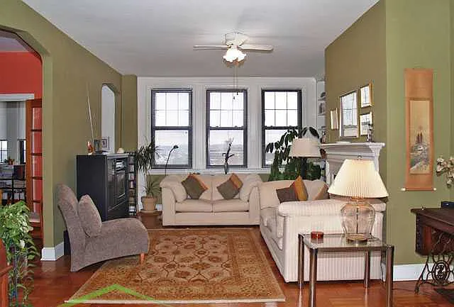 Ambassador Apartments — Photo 3